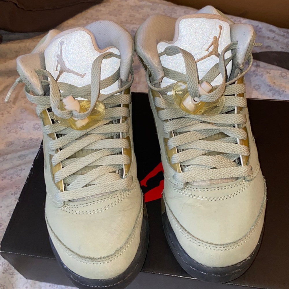 Retro 5 Jordan’s BACK TO SCHOOL SALE